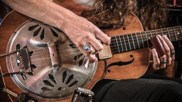 If THE ROLLING STONES was Delta Blues… Honky Tonk Women Cover • Justin Johnson