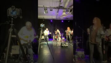 Chic, Le Freak, shred style😊