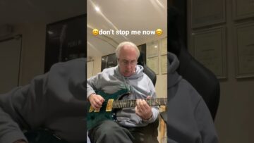 The awesome Brian May solo😊