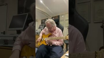 Van Halen ain’t talkin bout love solo🙂