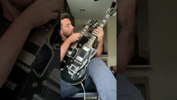 Zeppelinbarnatra double neck jam on Rick Nielsen’s super rare Gibson EMS 1235